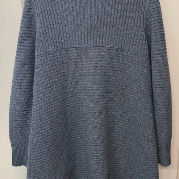 Chic Long Cashmere Cardigan Sweater in Heathered Blue - Picture 3 of 4